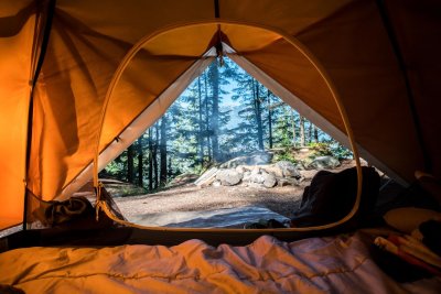 Waarom Nederland massaal de tent in gaat