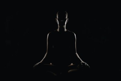 Waarom breathwork nu populairder is dan meditatie